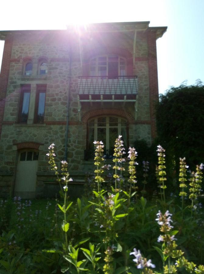 La Maison Du Marchand Bed & Breakfast Peyrat-le-Chateau Exterior photo